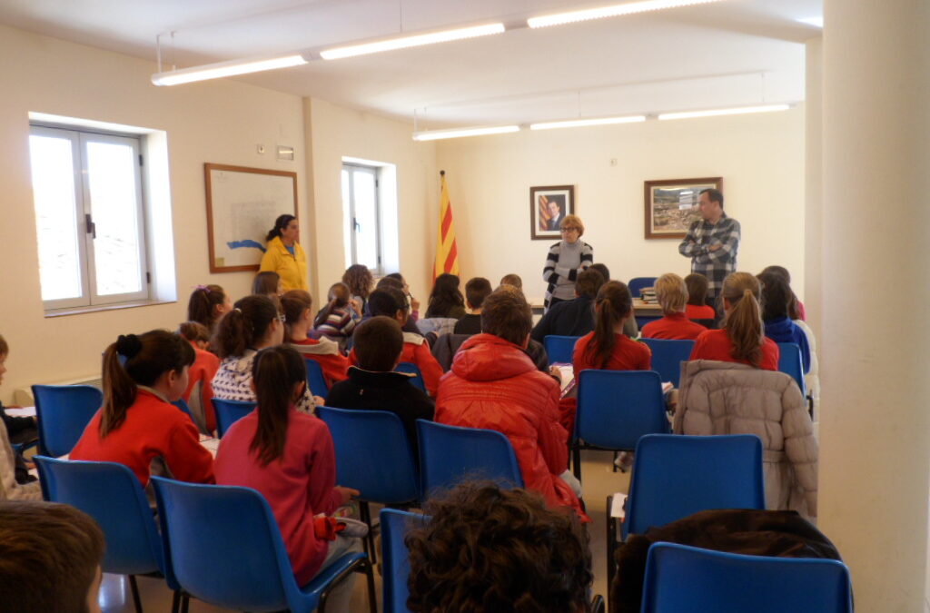 INICIATIVA PER DIFONDRE LA TASCA DELS JUTJATS DE PAU.