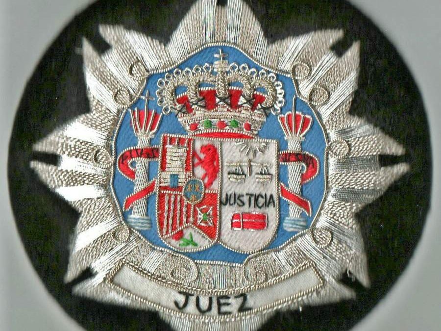 ESCUT DE JUTGE PER A LA TOGA